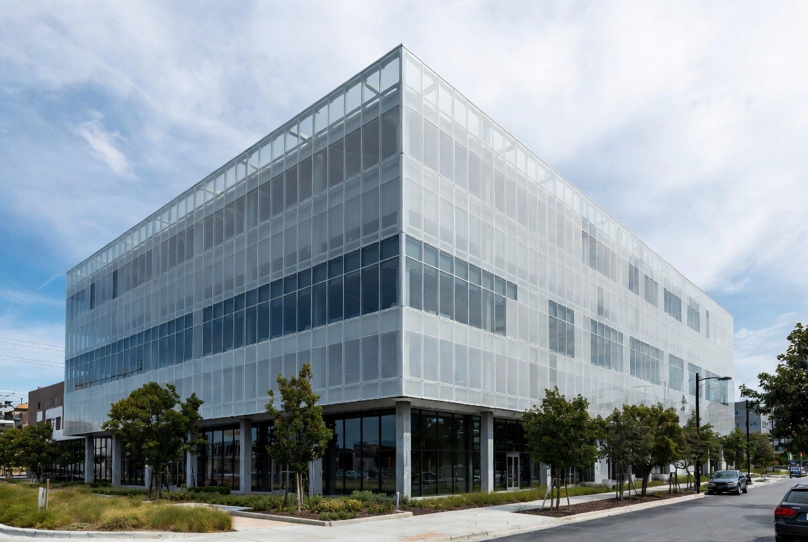 What Are Toronto’s Rules on Commercial Window Films? A Practical Guide for GTA Business Owners